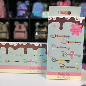 NEW Mickey & Friends Foodie Collectible KEY & KEY PIN SET Mystery Blind Pack NIB